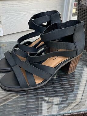 Lucky Brand black strap heeled sandals Women 9 EUC